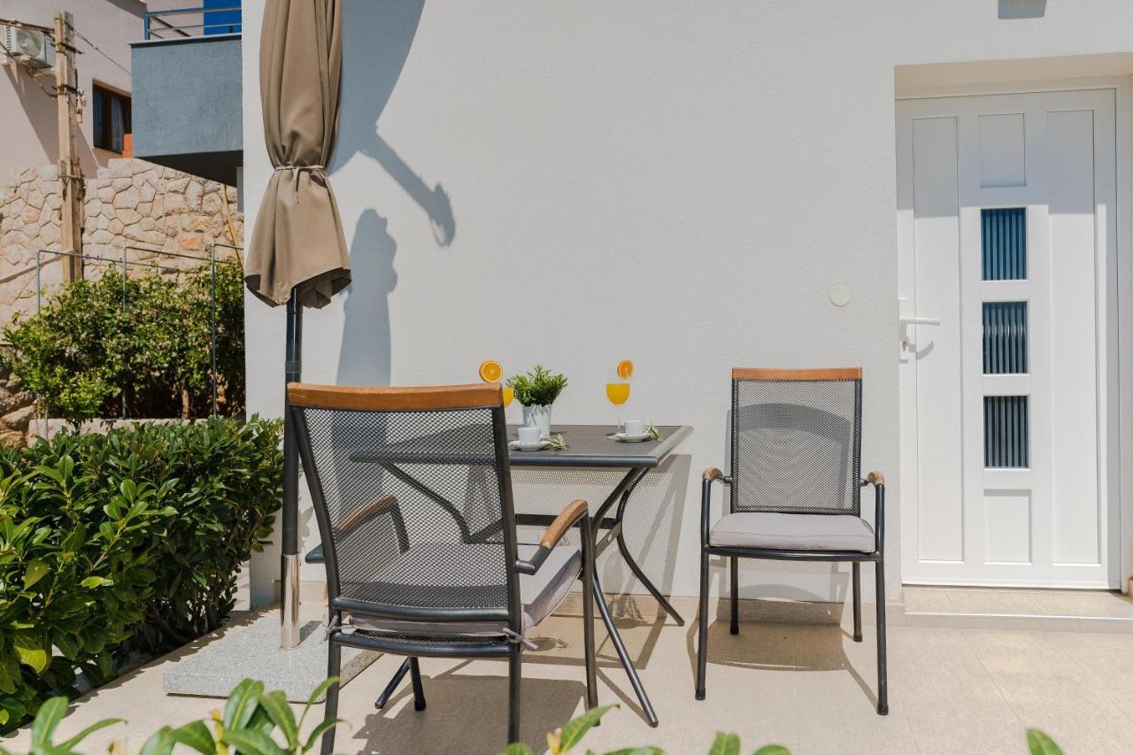 Apartmani Jadranka Starigrad Paklenica Bagian luar foto