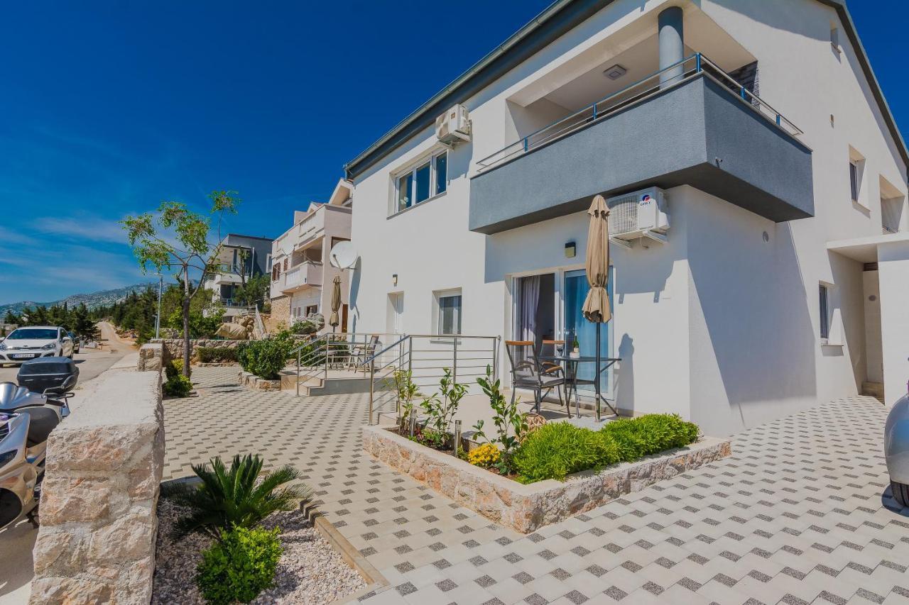 Apartmani Jadranka Starigrad Paklenica Bagian luar foto