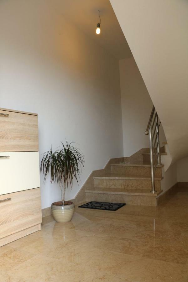 Apartmani Jadranka Starigrad Paklenica Bagian luar foto