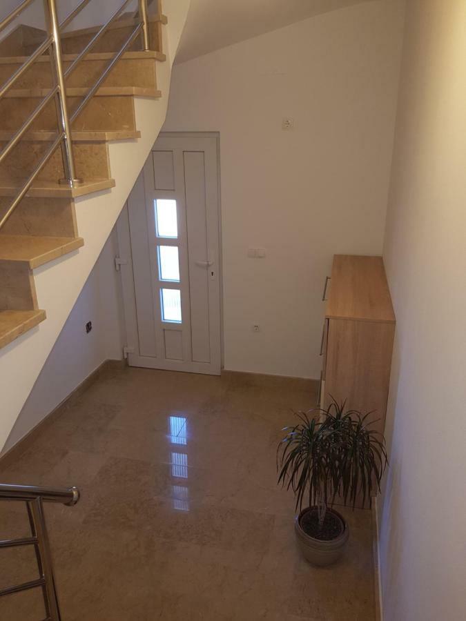 Apartmani Jadranka Starigrad Paklenica Bagian luar foto