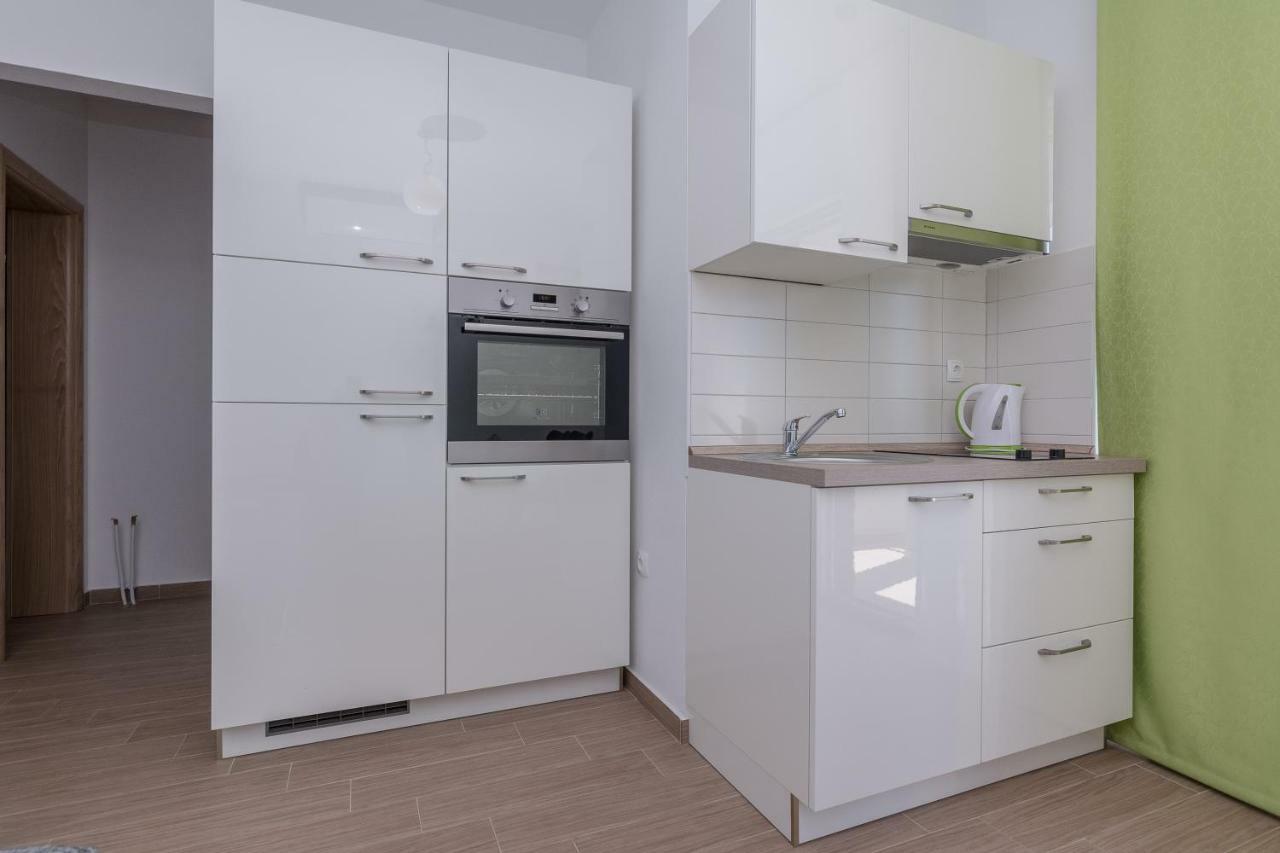 Apartmani Jadranka Starigrad Paklenica Bagian luar foto