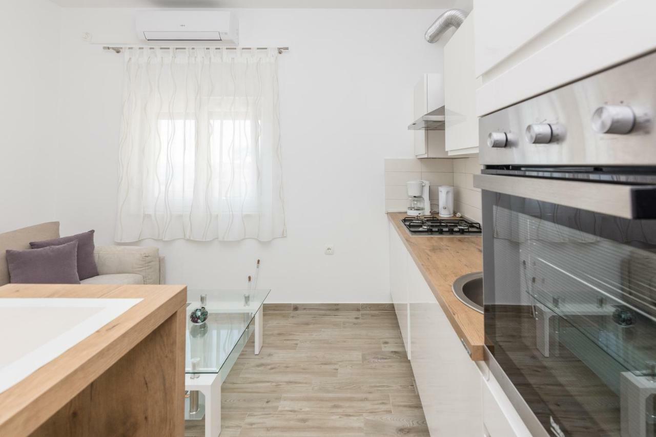 Apartmani Jadranka Starigrad Paklenica Bagian luar foto
