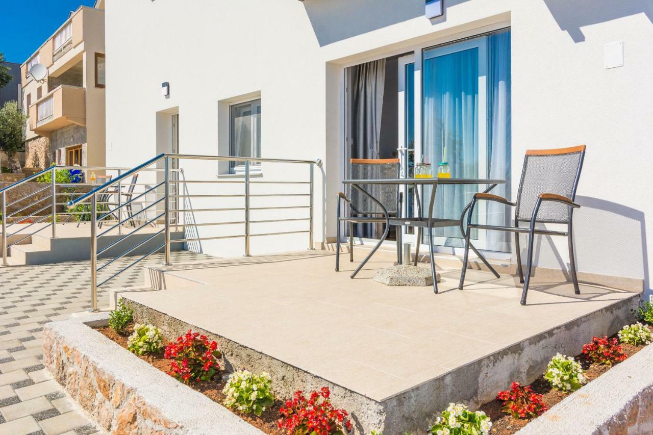 Apartmani Jadranka Starigrad Paklenica Bagian luar foto