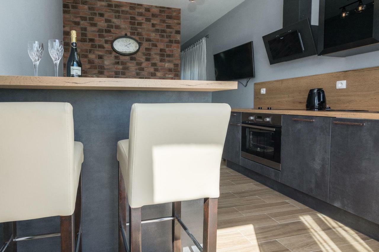 Apartmani Jadranka Starigrad Paklenica Bagian luar foto
