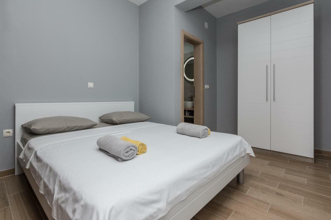 Apartmani Jadranka Starigrad Paklenica Bagian luar foto